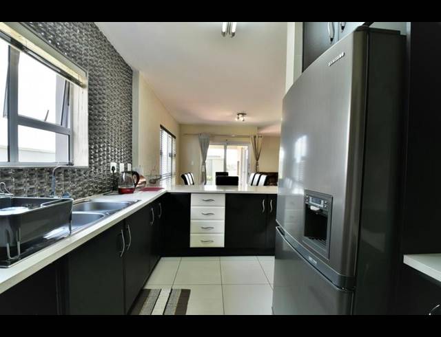 3 BEDROOM CLUSTER FOR SALE IN EYE OF AFRICA